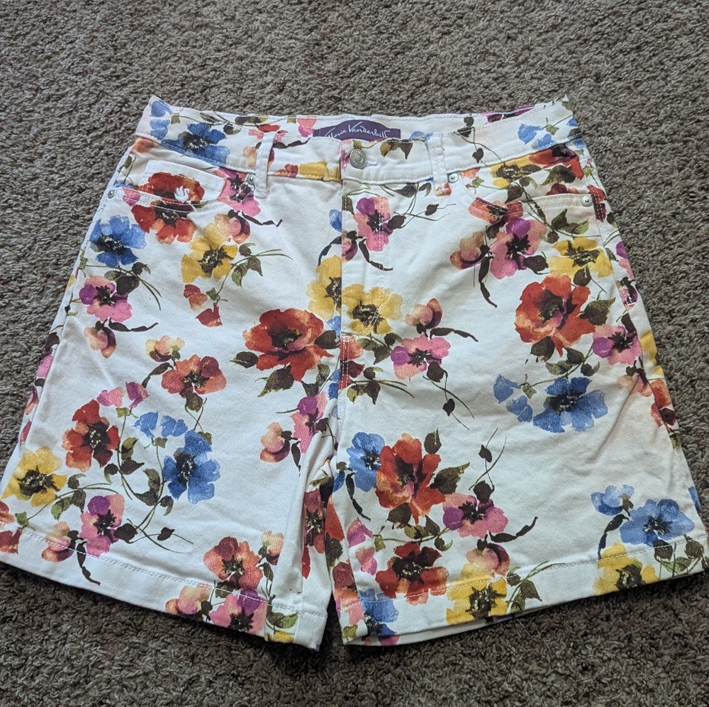 Gloria Vanderbilt Floral Shorts  Women Size M